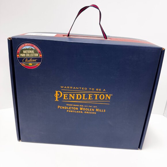 Pendleton Women’s Rain Boots, Rocky Mountain National Park Chelsea, Olive - New - Picture 7 of 7